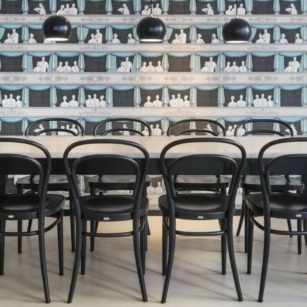 Stühle^Thonet 214 M Bugholzstuhl mit Muldensitz