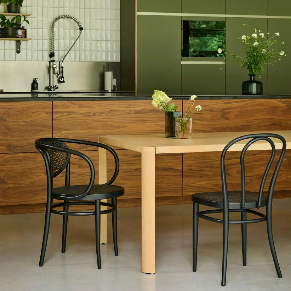 Stühle^Thonet 210 R Bugholz-Armlehnstuhl mit Rohrgeflecht Dark Melange