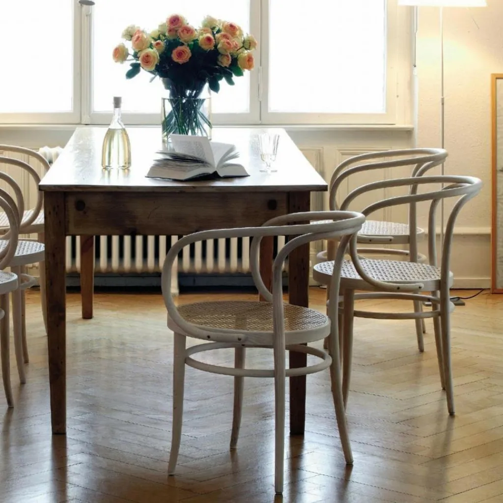 Thonet 209 R Bugholz-Armlehnstuhl mit Rohrgeflecht| Stühle