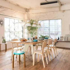 Stühle^Artek 66 Stuhl Gestell klar lackiert