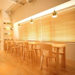 Stühle^Artek 66 Stuhl Gestell klar lackiert