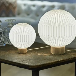 Tischleuchten|Nachttischleuchten^Le Klint 375 Tischleuchte mit Papierschirm