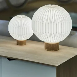 Tischleuchten|Nachttischleuchten^Le Klint 375 Tischleuchte mit Papierschirm