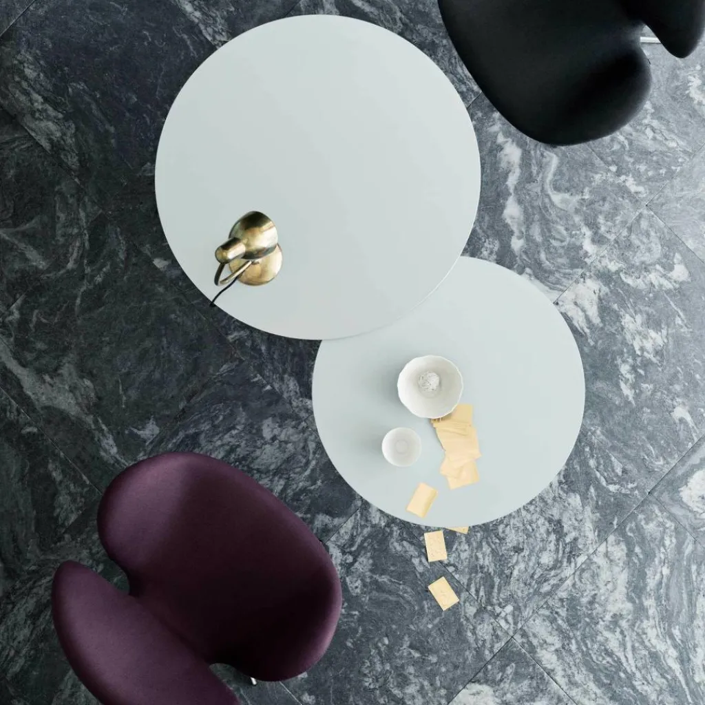 Beistelltische^Fritz Hansen A222 Couchtisch