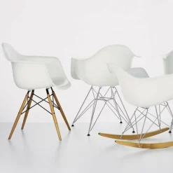 Vitra Aktionsset Eames Plastic Armchair DAW + Lammfell gratis| Stühle
