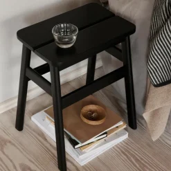 Form & Refine Angle Standard Hocker| Hocker