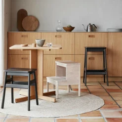 Form & Refine Angle Standard Hocker| Hocker