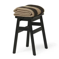 Form & Refine Angle Standard Hocker| Hocker