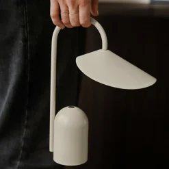 Ferm Living Arum Portable Tischleuchte mit Akku| Outdoor-Akkuleuchten|Outdoor-Akkuleuchten