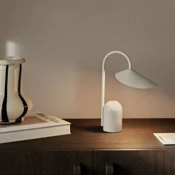 Ferm Living Arum Portable Tischleuchte mit Akku| Outdoor-Akkuleuchten|Outdoor-Akkuleuchten