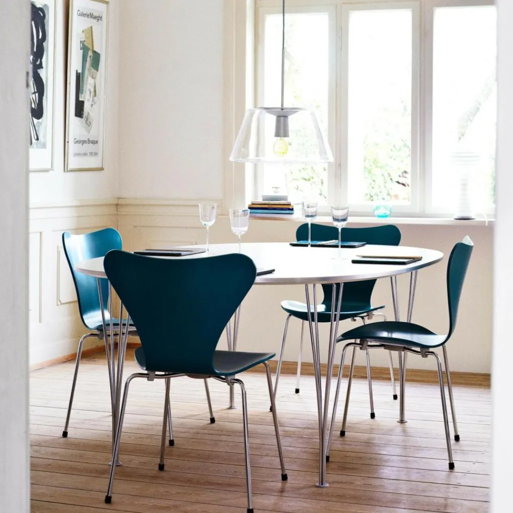 Tische|Esstische^Fritz Hansen B611 Super-elliptischer Tisch 135x90x72cm