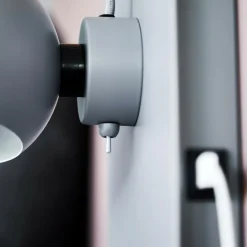 Wandleuchten^Frandsen Ball Wandleuchte mit USB