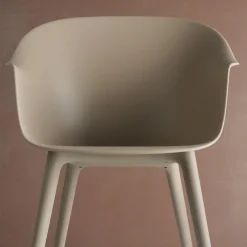 Gartenstühle^Gubi Bat Gartenarmlehnstuhl