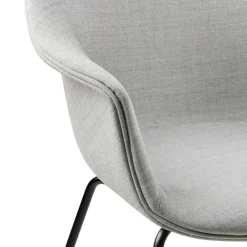 Gubi Bat Schalenstuhl Vollpolsterung Gestell konisch| Stühle