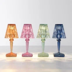 Kartell Battery LED Outdoor Tischleuchte mit Akku| Outdoor-Akkuleuchten|Outdoor-Akkuleuchten