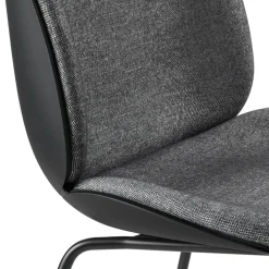 Stühle^Gubi Beetle Schalenstuhl Frontpolsterung Gestell konisch