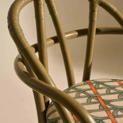 Gubi Bistra Armlehnstuhl Gestell Oliv| Stühle