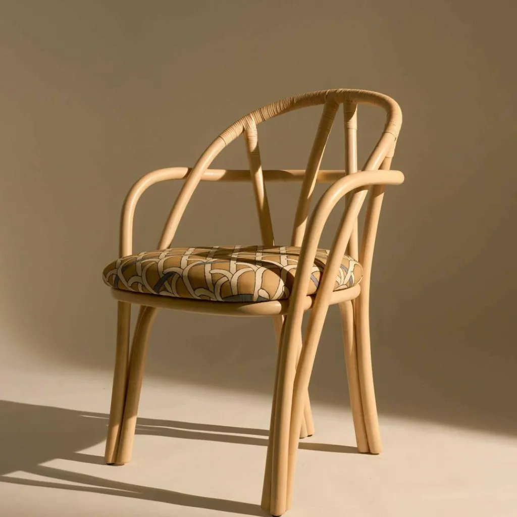 Gubi Bistra Armlehnstuhl Gestell Natur| Stühle