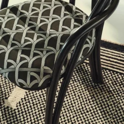 Gubi Bistra Armlehnstuhl Gestell Ebenholz| Stühle