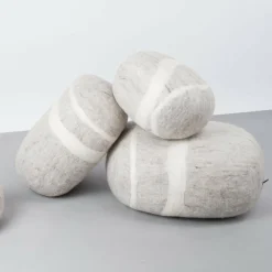 Poufs^myfelt Béla Kieselstein Pouf