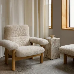 Sessel^Audo Brasilia Lounge Chair Schaffell