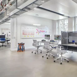 Hocker^Vitra Chap Hocker/Beistelltisch