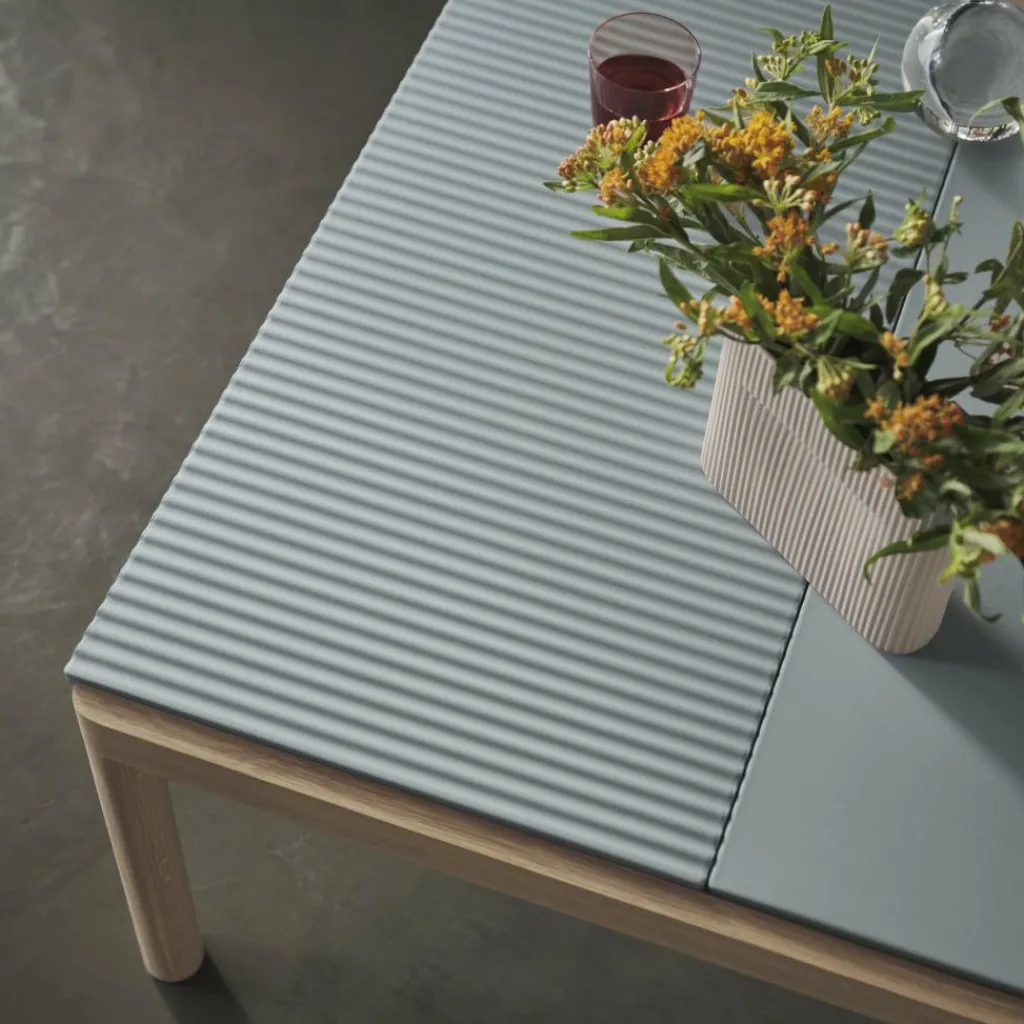 Beistelltische|Tische^Muuto Couple Couchtisch 80x84x40 cm gewellt