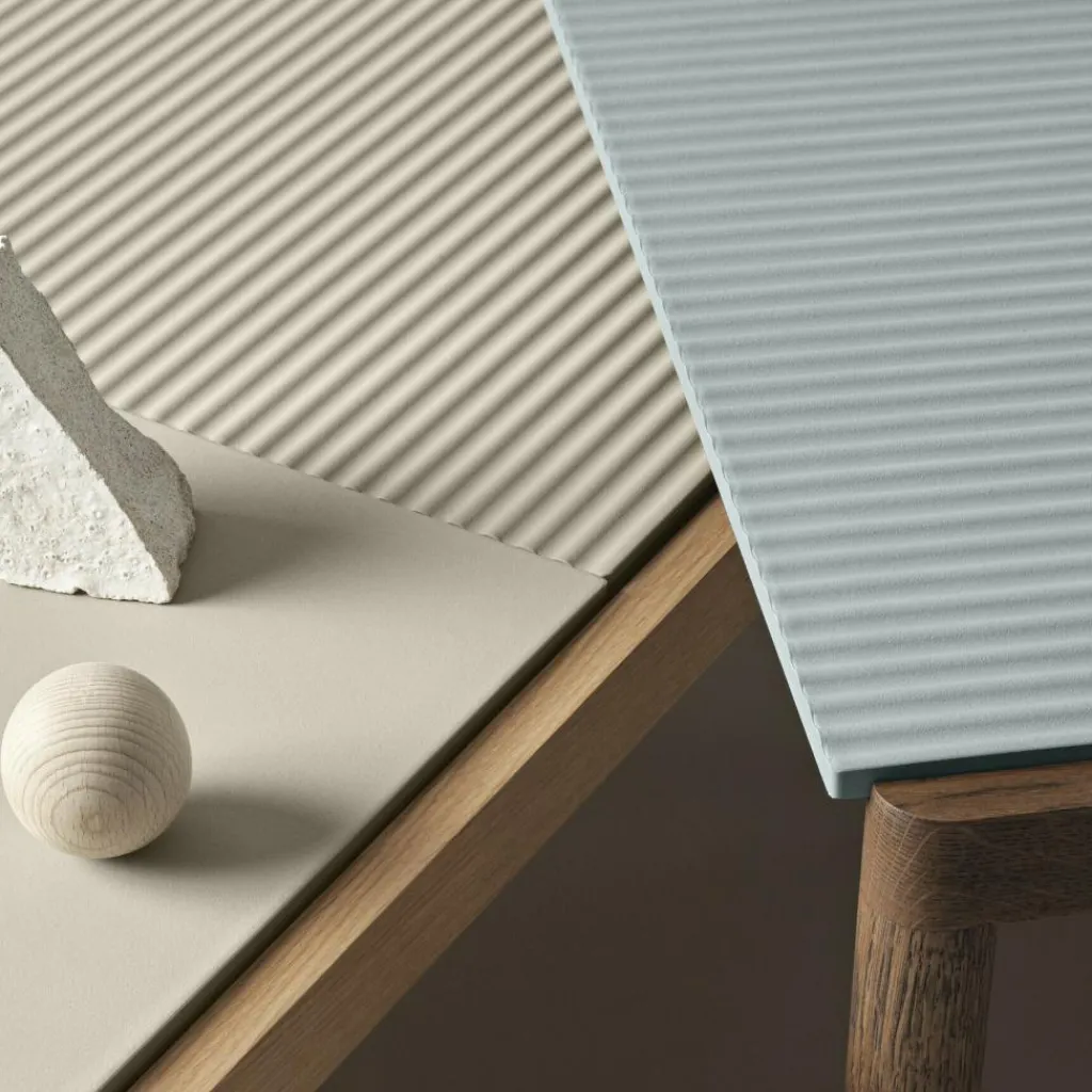 Beistelltische|Tische^Muuto Couple Couchtisch 80x84x40 cm gewellt