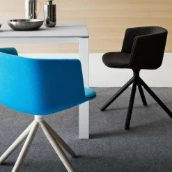 Stühle^Lapalma Cut S148 Armlehnstuhl Gestell schwarz gepolstert