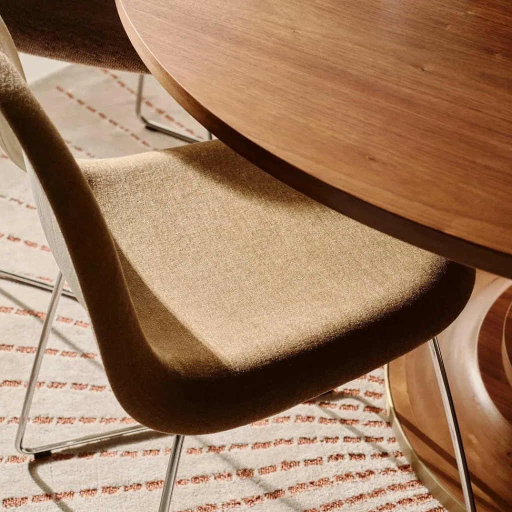 Gubi 3D Stuhl Vorderseite gepolstert| Stühle