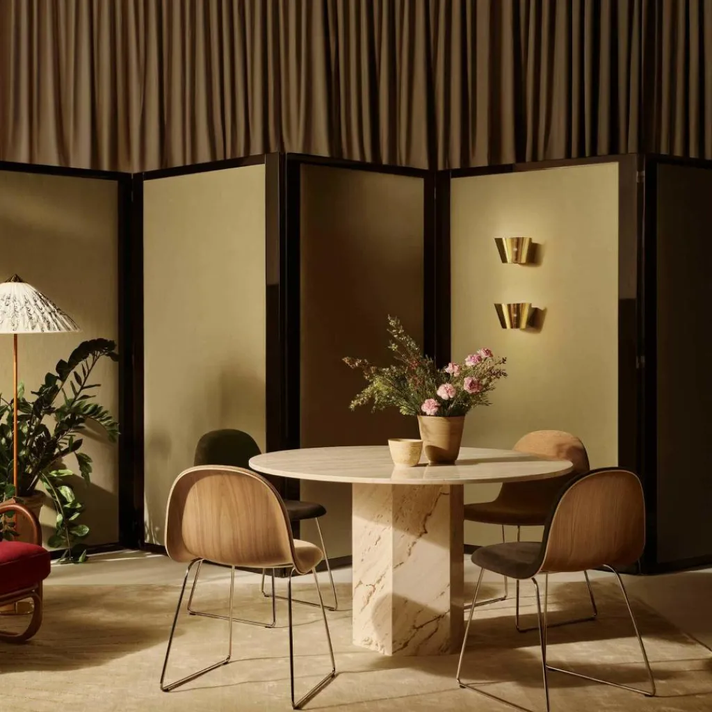 Gubi 3D Stuhl Vorderseite gepolstert| Stühle