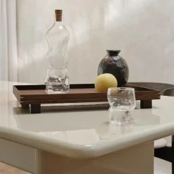 Ferm Living Dimple Karaffe mit Korkdeckel 1,02L| Kannen & Karaffen