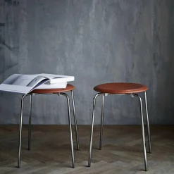 Hocker^Fritz Hansen DOT™ Hocker Leder Gestell Stahl verchromt