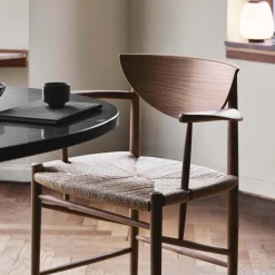 &Tradition Drawn HM4 Armlehnstuhl| Stühle