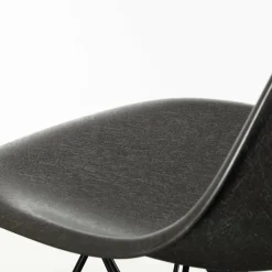 Vitra Eames Fiberglass Side Chair DSR schwarz| Stühle