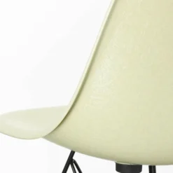 Vitra Eames Fiberglass Side Chair DSR schwarz| Stühle