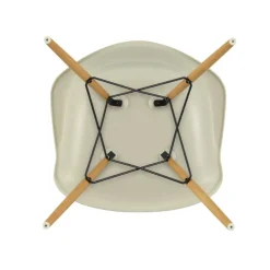 Stühle^Vitra Eames Plastic Armchair DAW RE Gestell Esche
