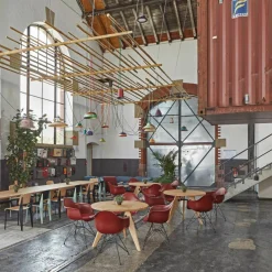 Vitra Eames Plastic Armchair DAR RE Gestell schwarz| Stühle