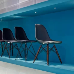 Stühle^Vitra Eames Plastic Side Chair DSW Ahorn schwarz