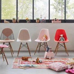 Stühle^Vitra Eames Plastic Side Chair DSW Gestell Esche