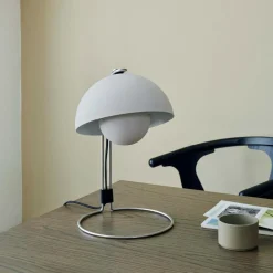 Nachttischleuchten^&Tradition Flowerpot VP4 Tischleuchte