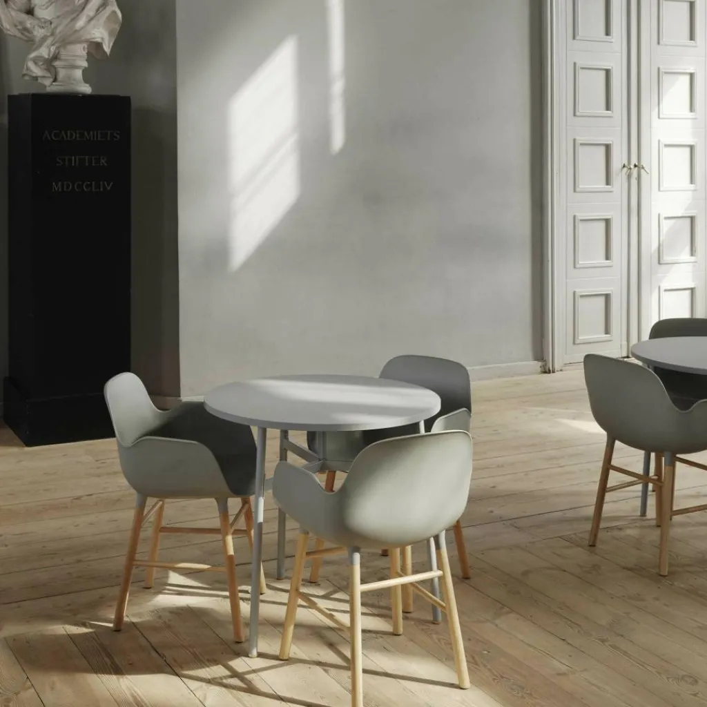Stühle^Normann Copenhagen Form Armlehnstuhl Gestell Eiche