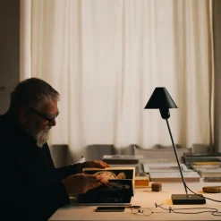 Tischleuchten^Santa & Cole Gira Tischleuchte