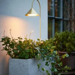 Outdoor-Akkuleuchten|Outdoor-Akkuleuchten^Frandsen Grasp LED Akkuleuchte mit Erdspieß tragbar