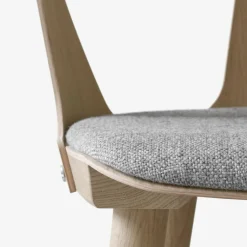 Stühle^&Tradition In Between SK2 Stuhl gepolstert Gestell Eiche