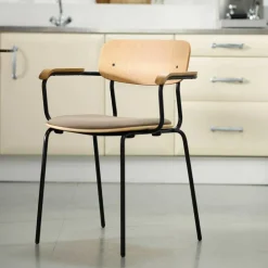 Stühle^FDB Møbler J182 Holmen Armlehnstuhl stapelbar gepolstert