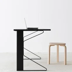 Schreibtische^Artek Kaari REB005 Schreibtisch Eiche schwarz