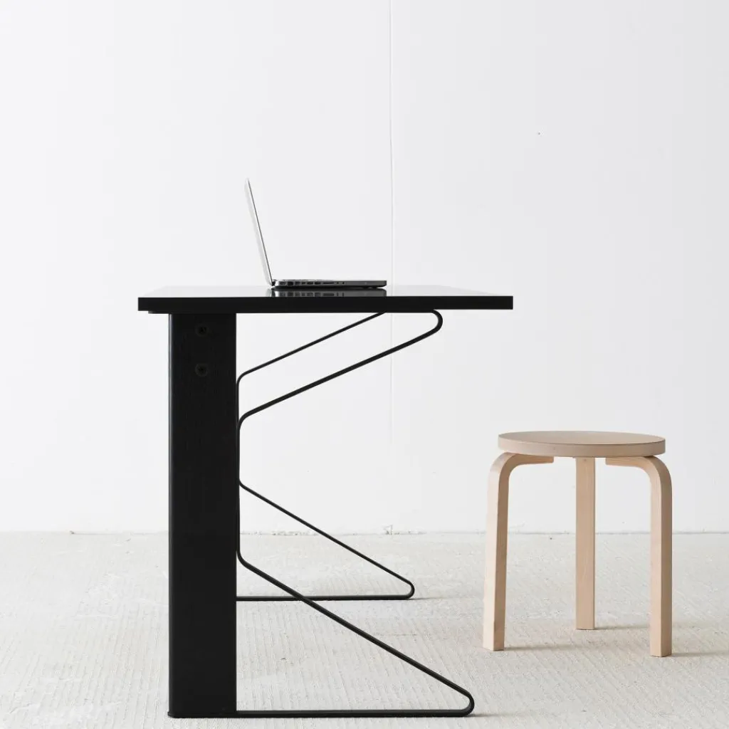 Schreibtische^Artek Kaari REB005 Schreibtisch Eiche schwarz
