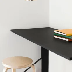 Artek Kaari REB005 Schreibtisch Eiche schwarz| Tische