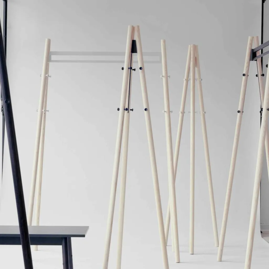 Artek Kiila Kleiderständer 133x192x55cm| Garderoben